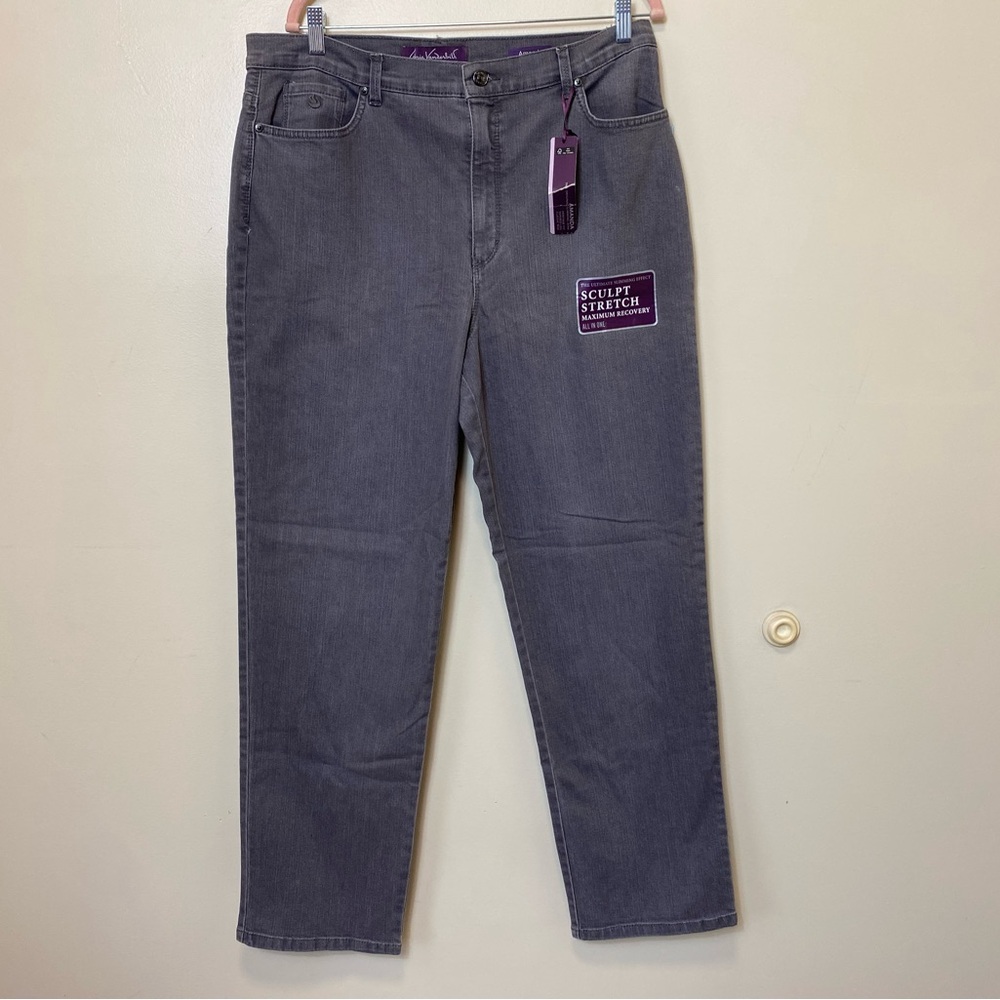 Gloria Vanderbilt Slimming Amanda Jeans. Size 18. NWT. - Picture 3 of 8